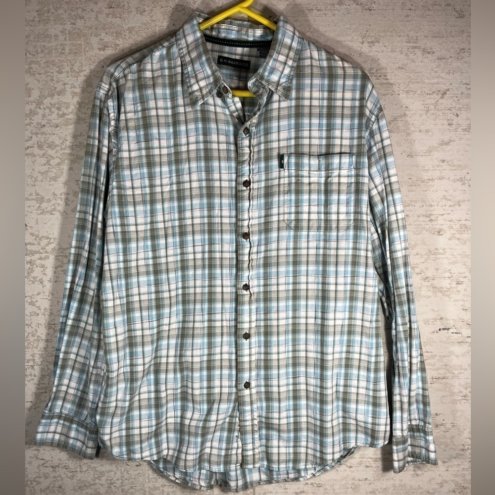 G.H. BASS Blue/Tan Plaid Button Up Shirt Size Large